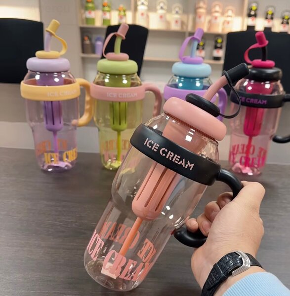 Bouteille infuseur colorée 1L