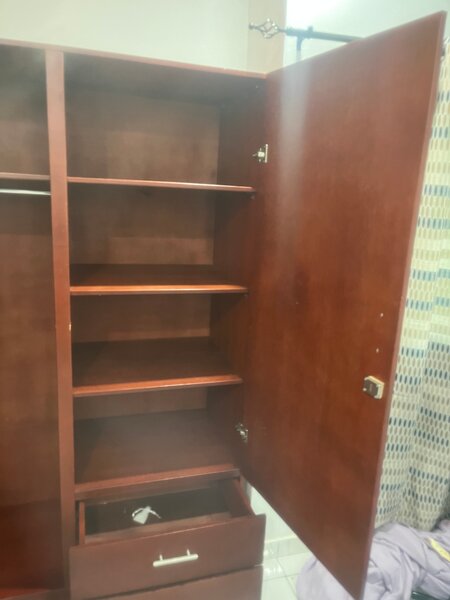 Armoire en bois moderne