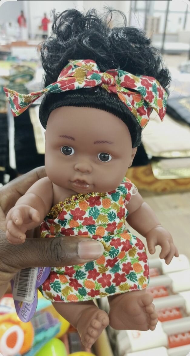 Poupée ethnographique habillée