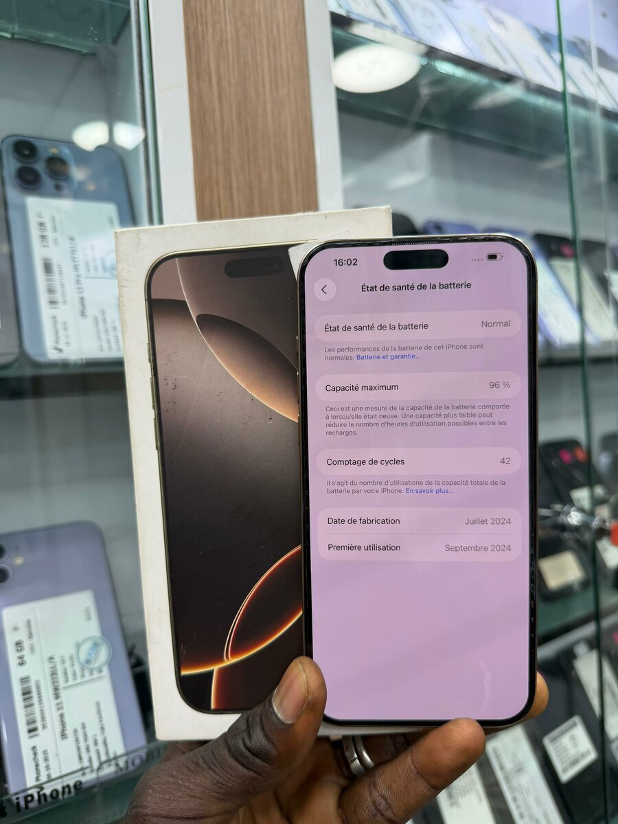 16pro max 256Go disponible  Ét