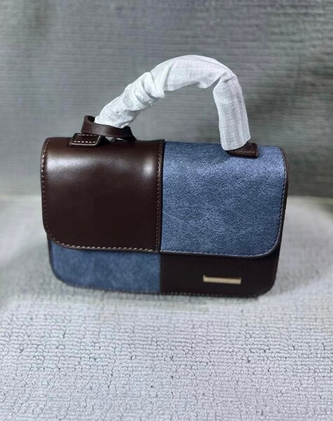 Sac bandoulière élégant en cuir et denim
