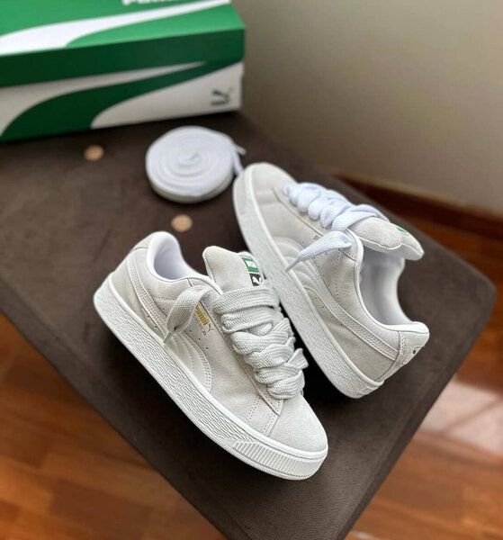 Baskets en daim blanches