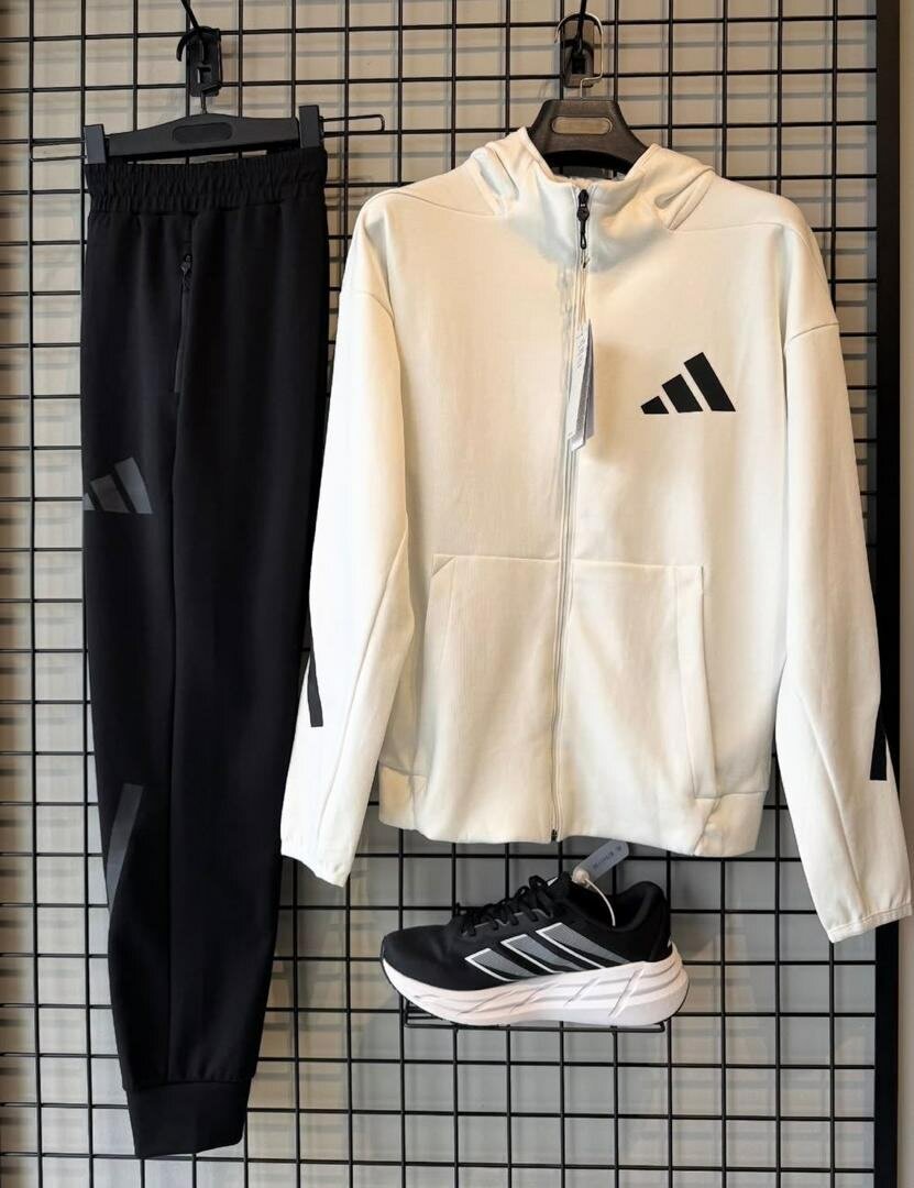 Ensemble de survêtement moderne