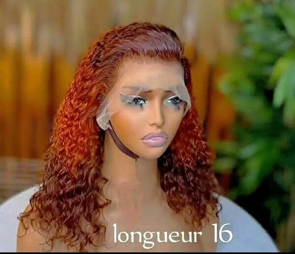 Perruque Bouclée en Dentelle