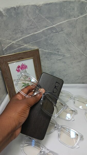 Lunettes carrées élégantes