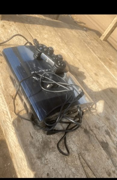 Console PlayStation 3 avec manette