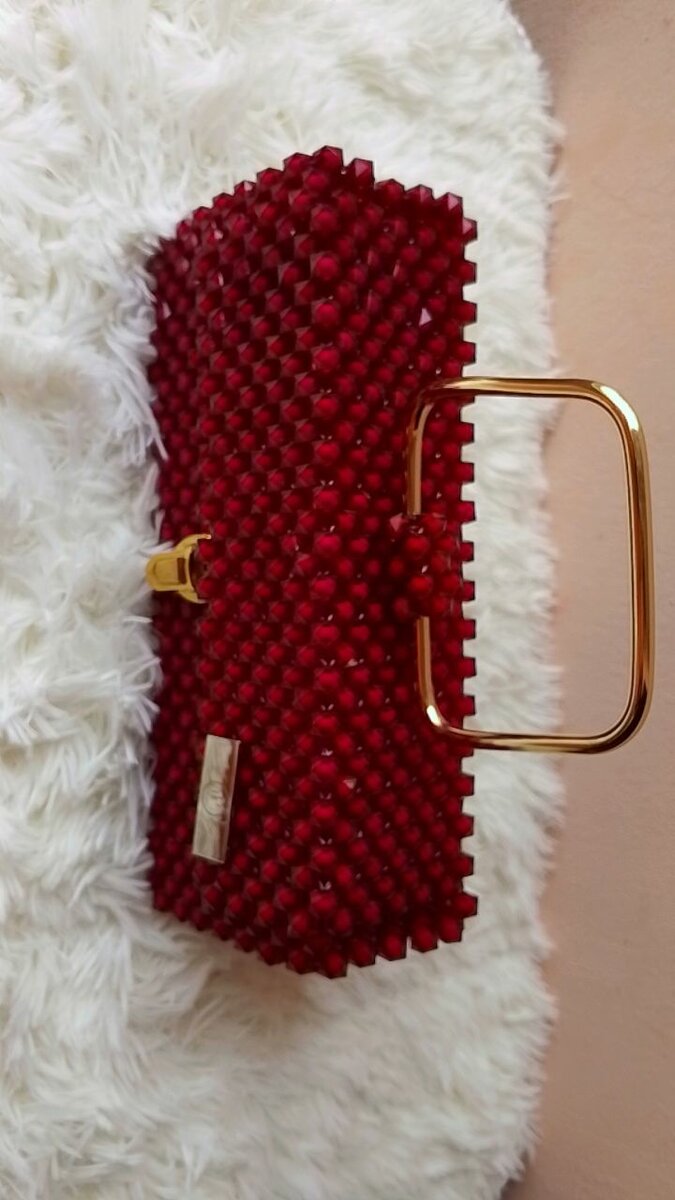 Sac à main perles rouges