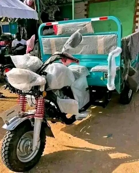 Tricycle cargo électrique robuste