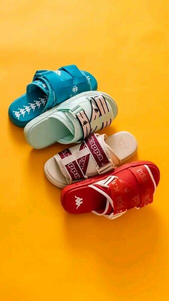 Tongs colorées tendance