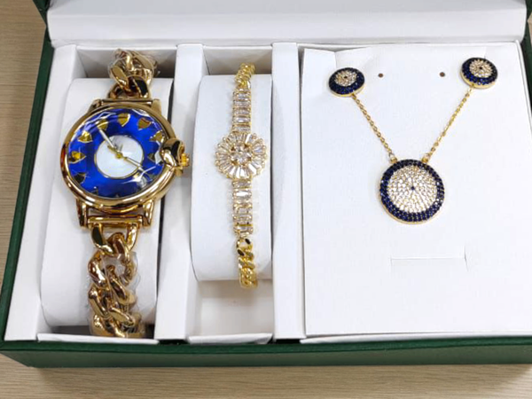 Ensemble montres et bijoux élégant