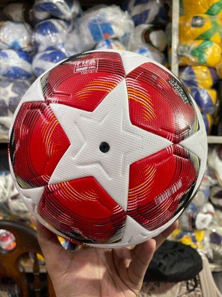 Ballon de Football Étoilé Rouge