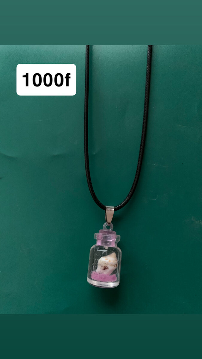 Collier bouteille décoratif