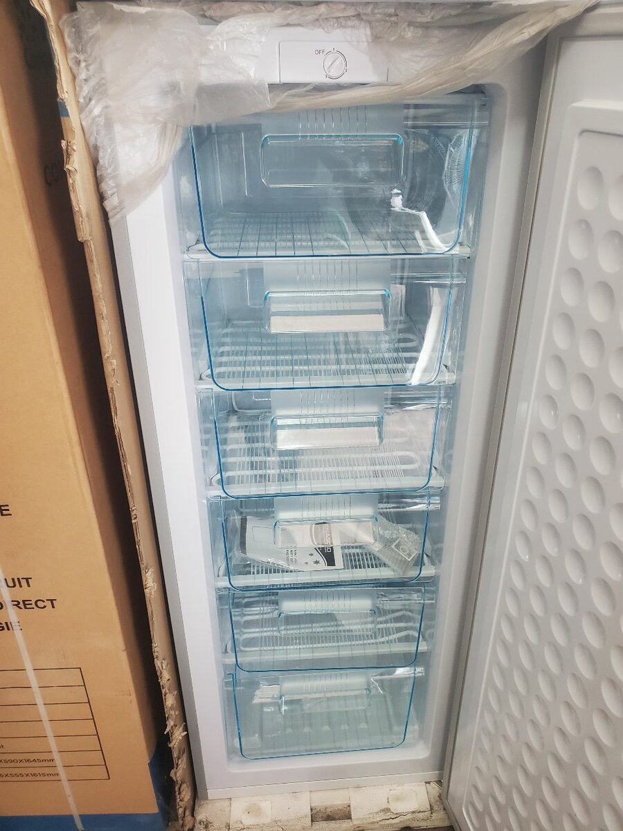 Congélateur vertical spacieux