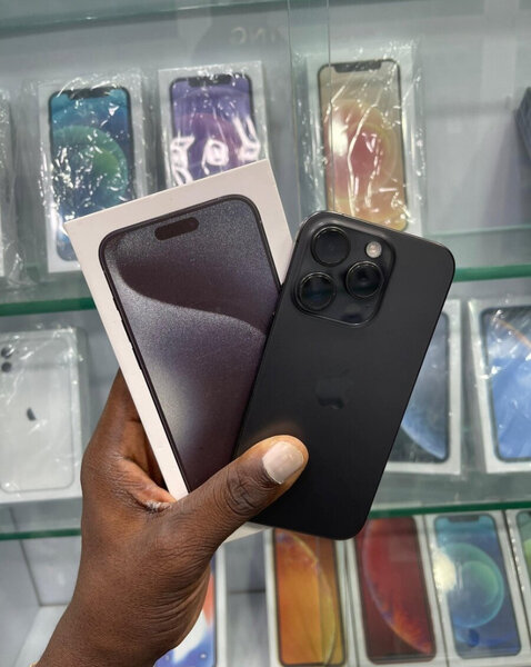 iPhone 15 pro 256 Go