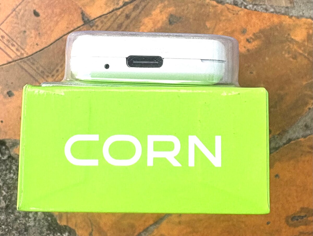 Téléphone Mini CORN A380