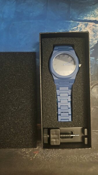 Montre bleu élégante
