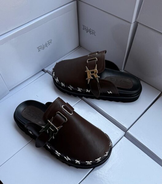 Sabots cuir marron élégants