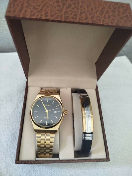 Montre Dorée Élégante Casio