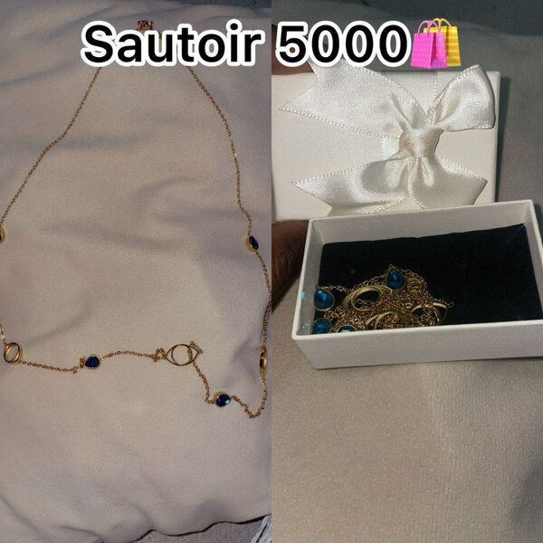 Collier en or avec perles bleues