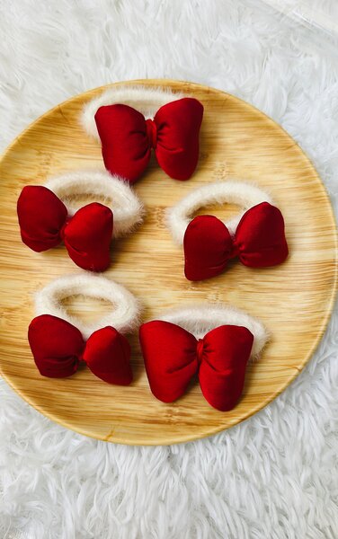 Ensemble de barrettes festives