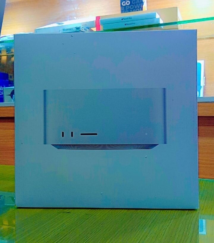 Apple Mac Studio M1 Ultra