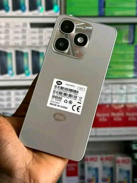 Smartphone Itel A60 moderne