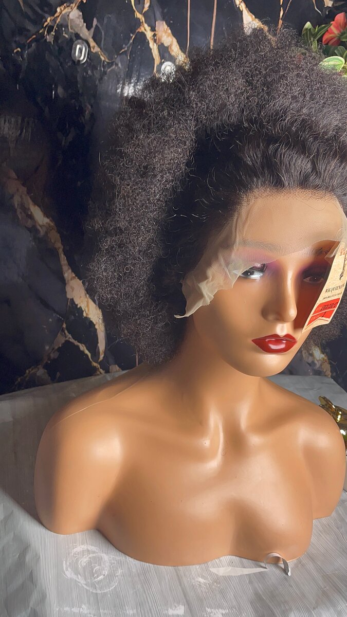 Perruque afro en dentelle
