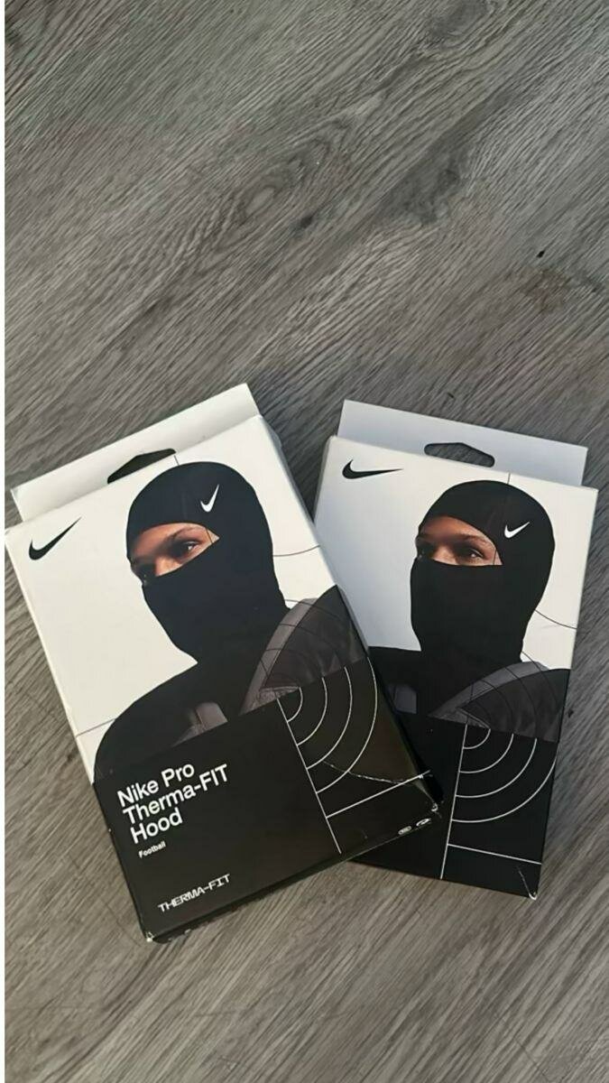 Nike Pro Therma-FIT Hood