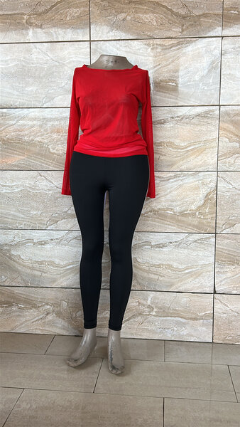 Ensemble rouge élégant femme