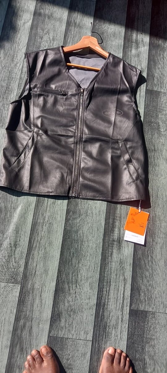 Gilet en cuir noir homme