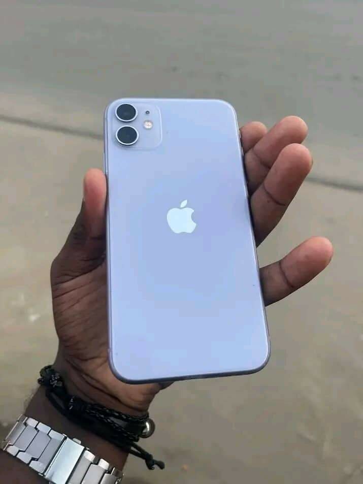 iPhone 11 64GB Violet