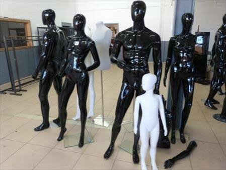 Mannequin réaliste moderne