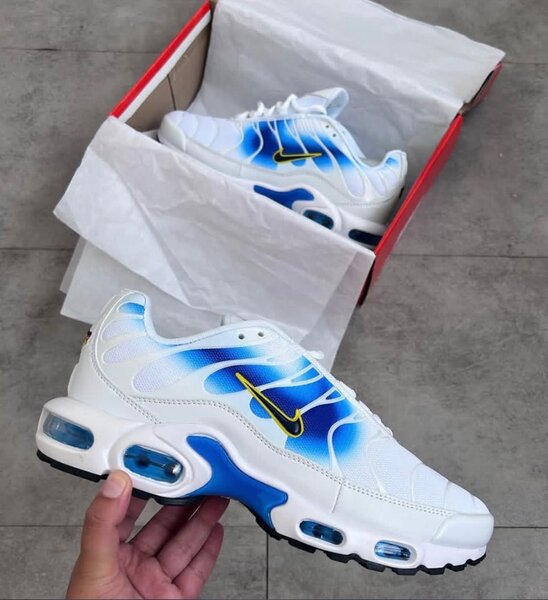 Baskets sport blanches modernes