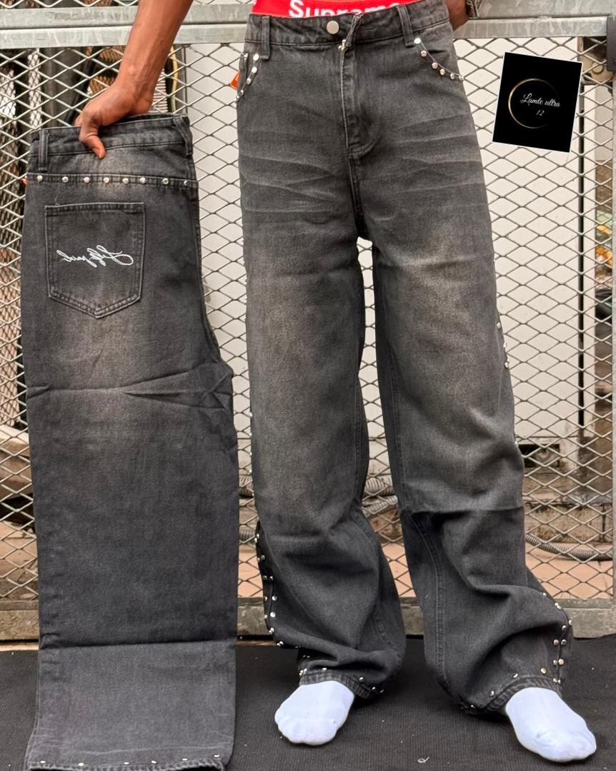 Jeans noir à perles tendance