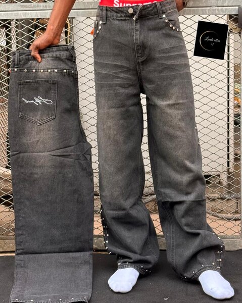 Jeans noir à perles tendance