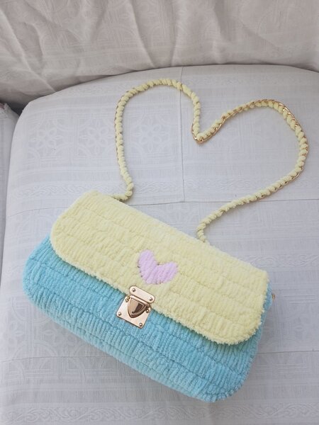 Sac à main en tissu avec chaîne dorée