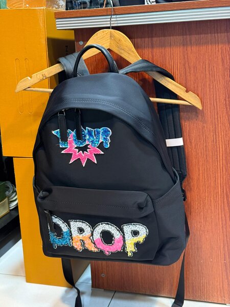 Sac à dos noir graffiti