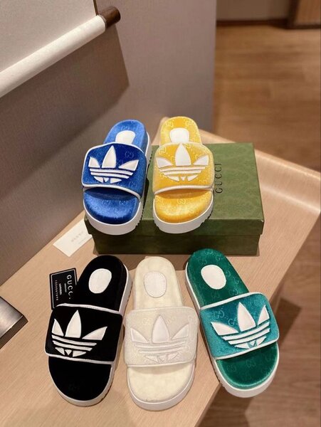 Adidas Slides en velours pour homme