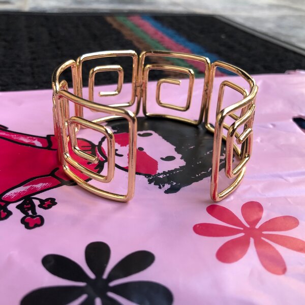 Bracelet doré géométrique