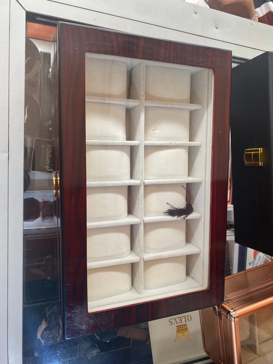 Boîte à Montres en Bois Élegante