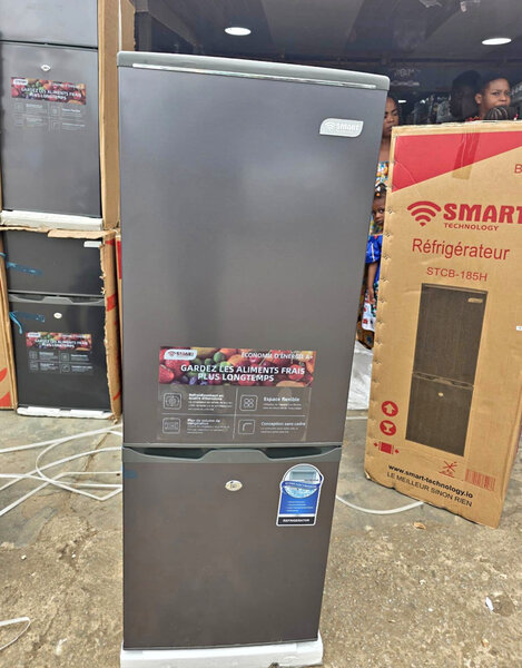 Réfrigérateur congélateur 180L