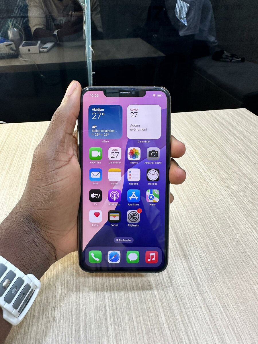 iPhone 11 Pro Max  64 GB dispo