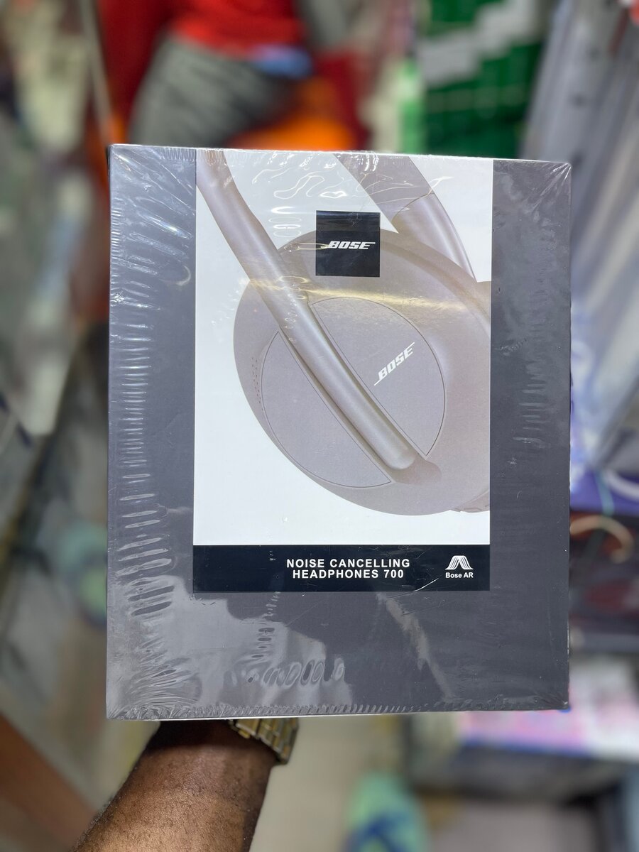 Bose Noise Cancelling Headphones 700