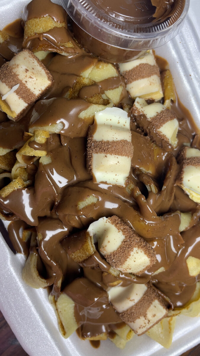 CRÊPES AU KINDER BUENO