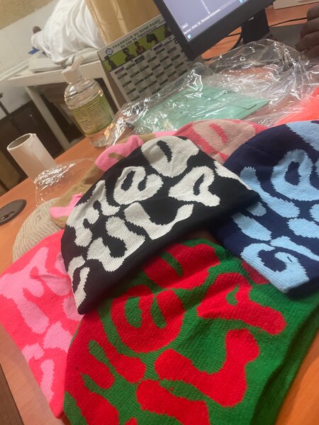 Bonnet motif animalier style