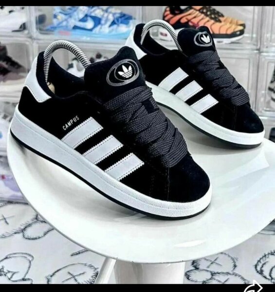 Baskets noires tendance