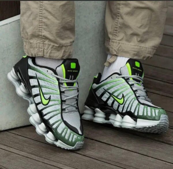 Baskets Nike Shox Homme