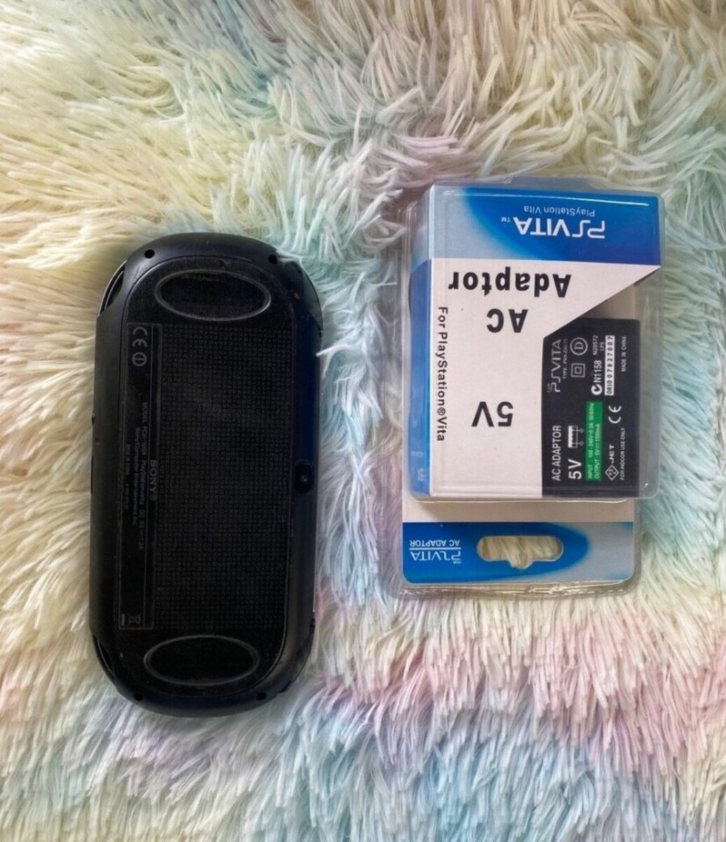 Sony PS Vita avec Accessoires