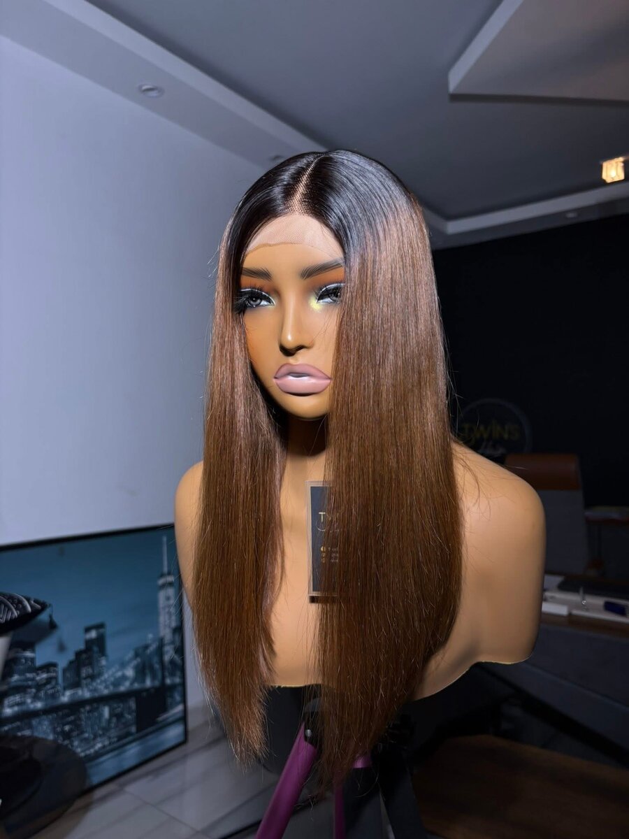 Perruque droite longue élégante