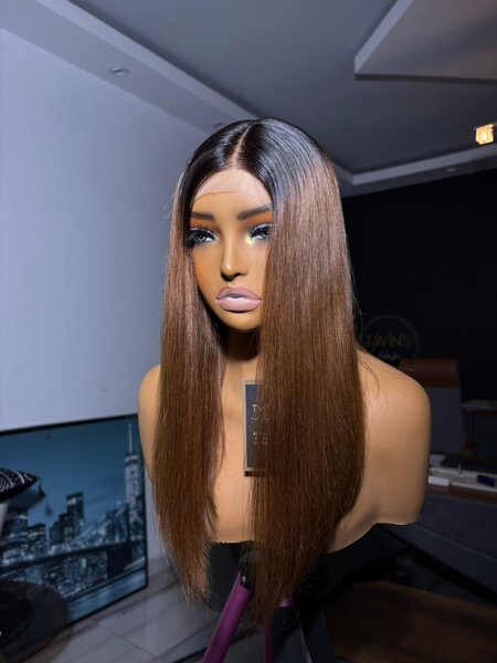 Perruque droite longue élégante